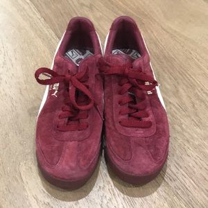 Puma Roma suede burgundy shoes size 5 1/2
